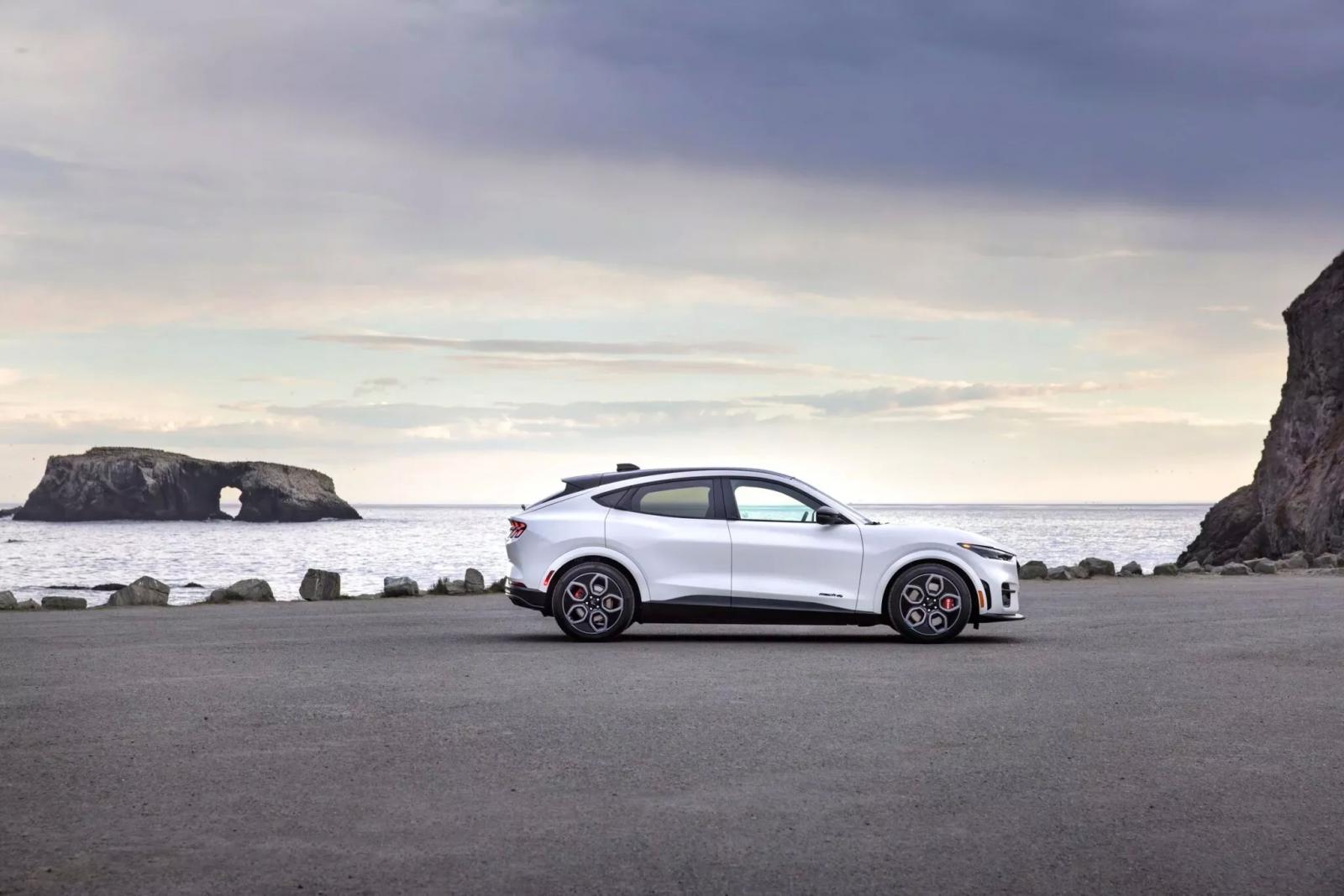 Ford: H ειδική έκδοση California πέρασε και στην ηλεκτρική Mustang